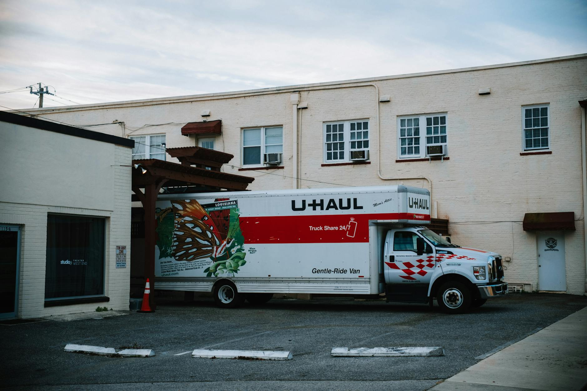 moving truck rental Switzerland