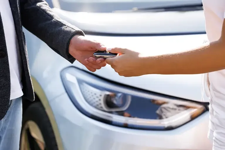 Bargeld auf die Hand: Wie Faro Autoankauf den Autoverkauf neu definiert