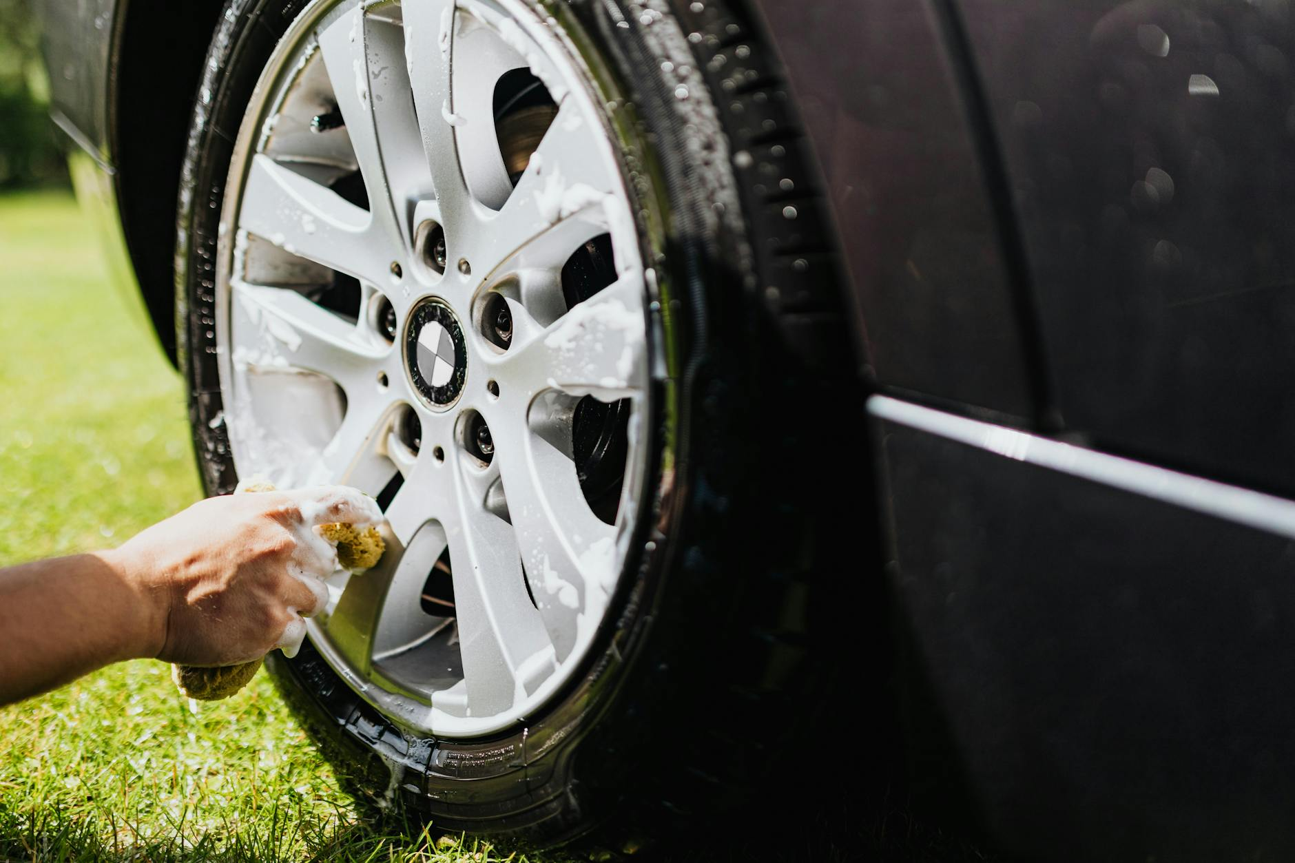 car rim cleaning brush