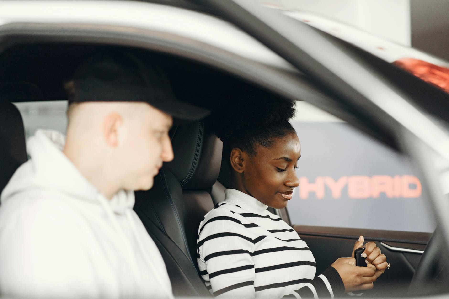 hybrid driving school concept